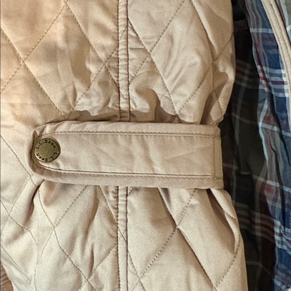 L.L. Bean Quilted Riding Vest - Picture 6 of 8